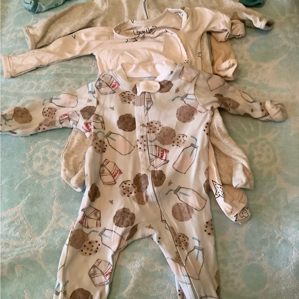Lot of 5 Baby Jumpsuit Footies One Piece with Long Sleeves